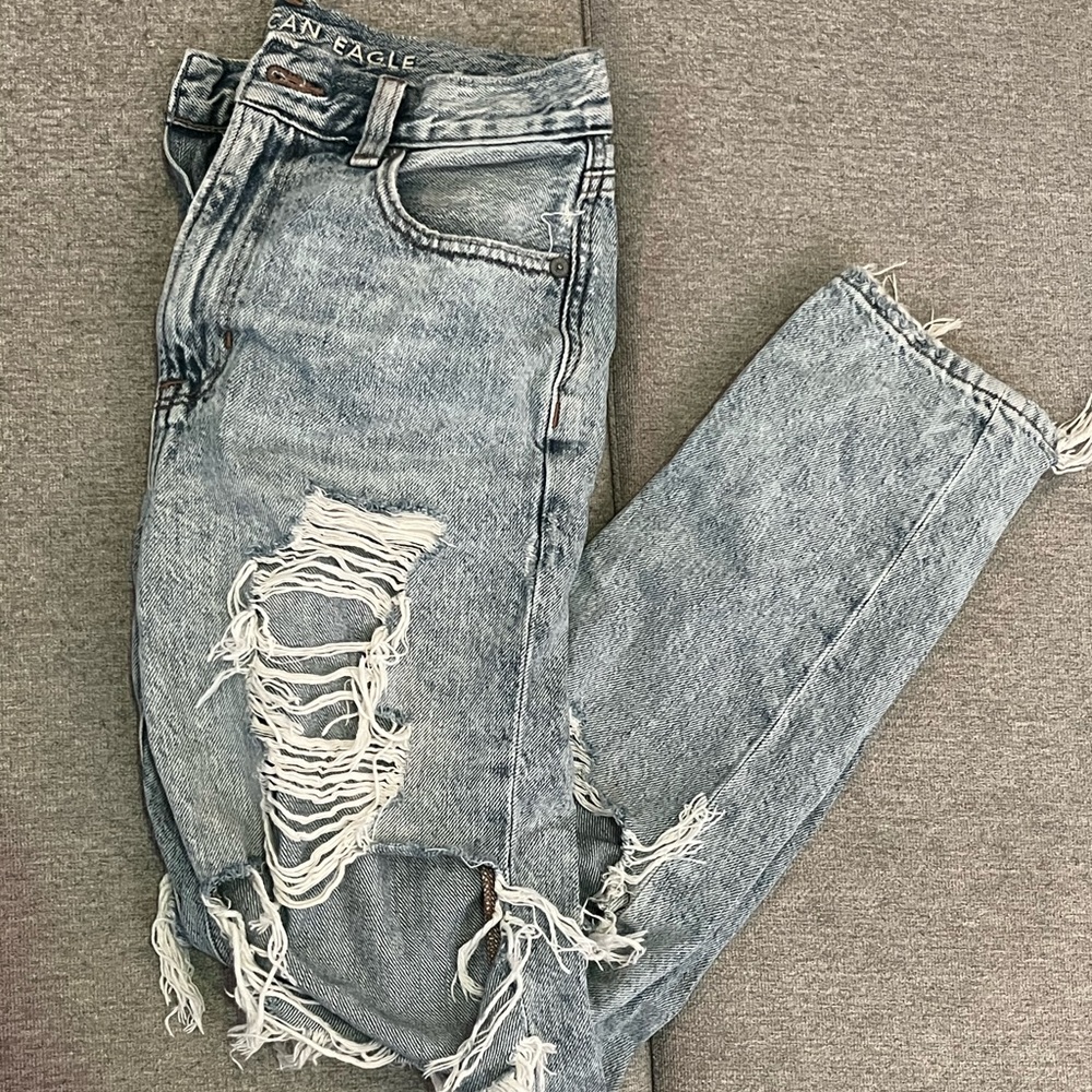 American Eagle Ripped Mom Jean